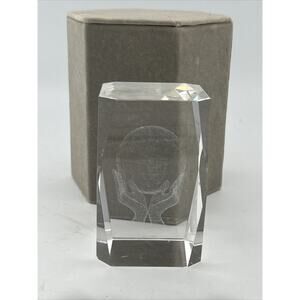 3D Laser Etched Glass Cube Hands Holding Up The world‎ Paperweight Art Decor